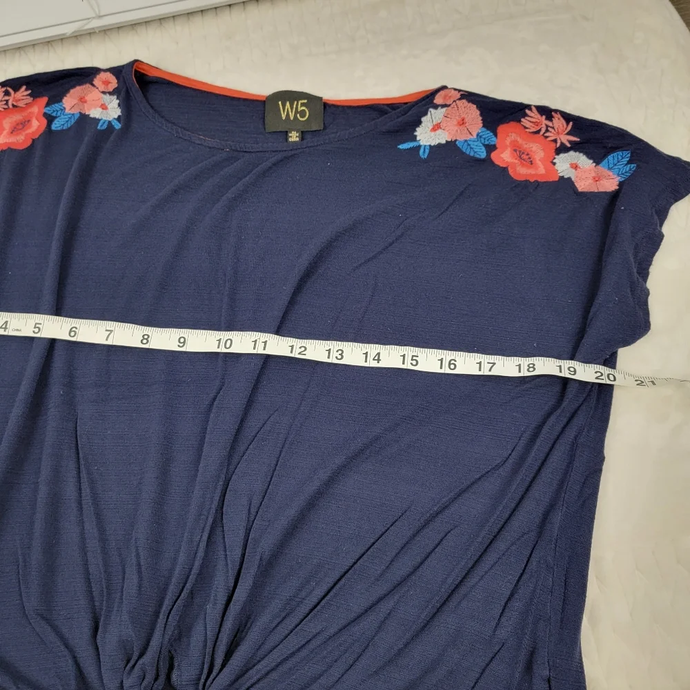 W5 Tie Front Top with Embroidered Flowers - Picture 4 of 11
